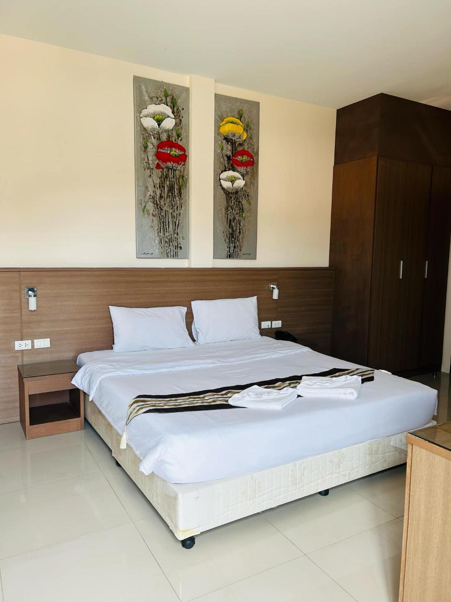 Royal Waves Hotel Patong Zewnętrze zdjęcie