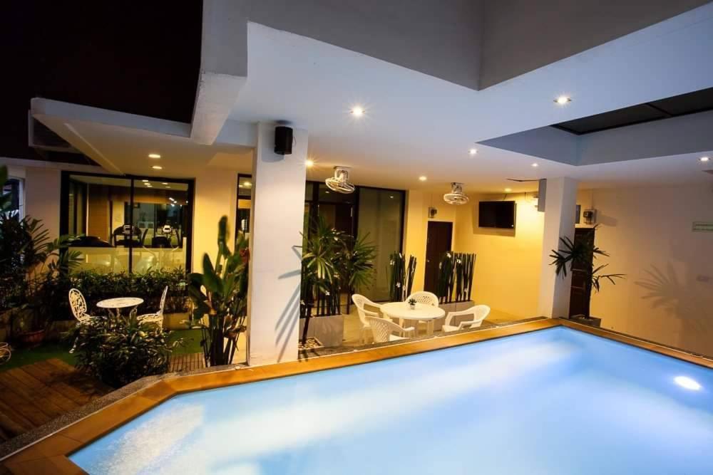 Royal Waves Hotel Patong Zewnętrze zdjęcie